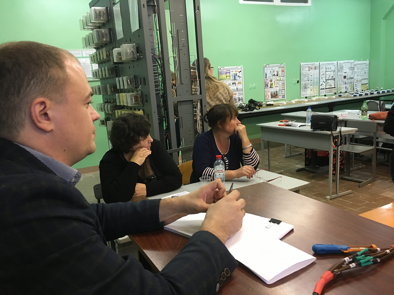 ЭЦМ-Смоленск: Выпуск второй группы электромонтажниц